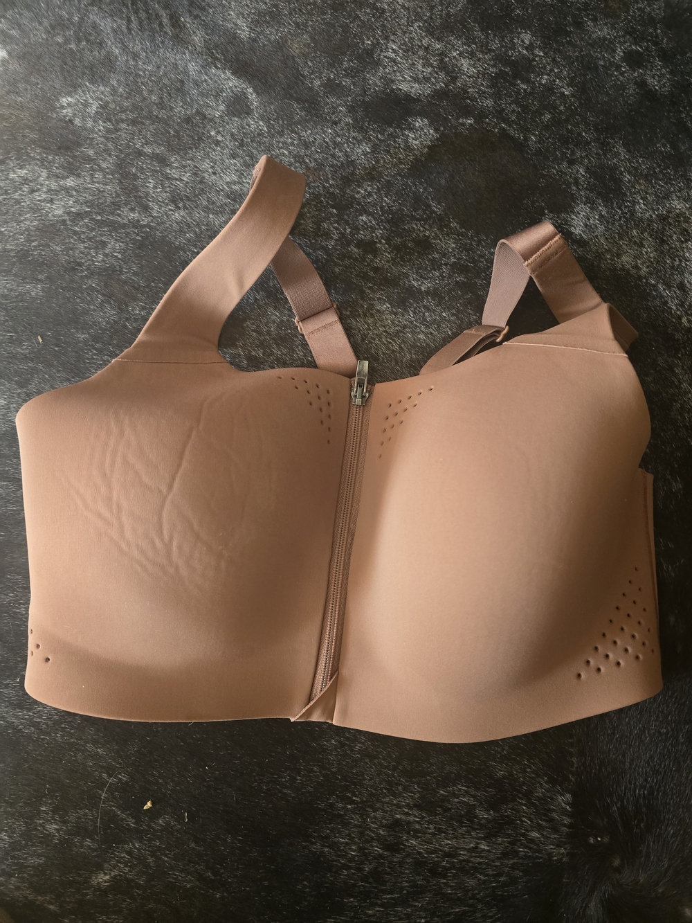 3 - VS VSX (2) Knock-Out Front Close (1) Featherweight Max Front Close 36DD - Picture 5 of 13